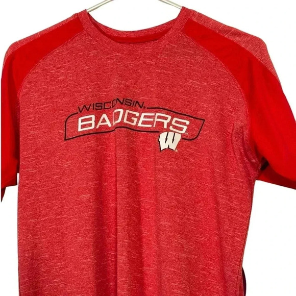 Champion Men's Medium Red Wisconsin Badgers Short Sleeve Polytester T-Shirt - Picture 2 of 11